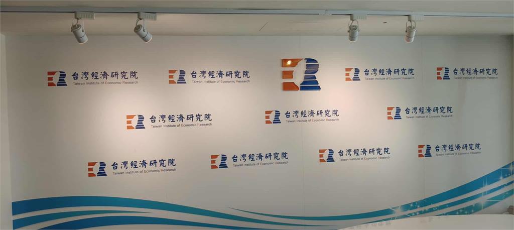 快新聞/美國關稅讓台灣外銷全垮? 專家打臉謠言: 7成商品不影響