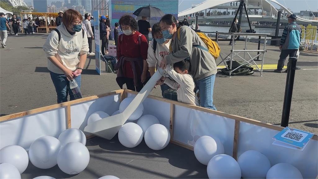 高雄「吉刻就圓」抽沖繩機票 大港橋下成「一片湯圓海」