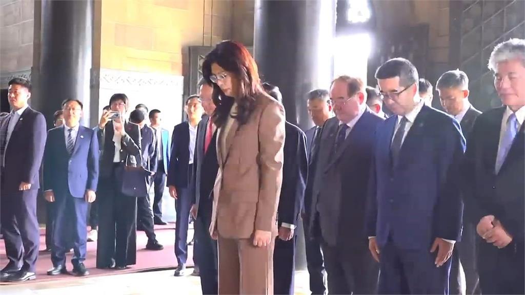 歷史觀測站／真的黃國昌被關在地下室？鄭麗文曾擁台獨　兩大黨主席變色龍歷史一次看
