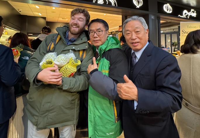 台南優質水果進軍歐洲! 黃偉哲化身最強推銷員