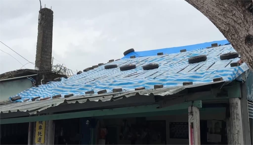 鳳凰來勢洶洶蚵農不敢大意　漁光島沿海蚵架拖回港「避風頭」