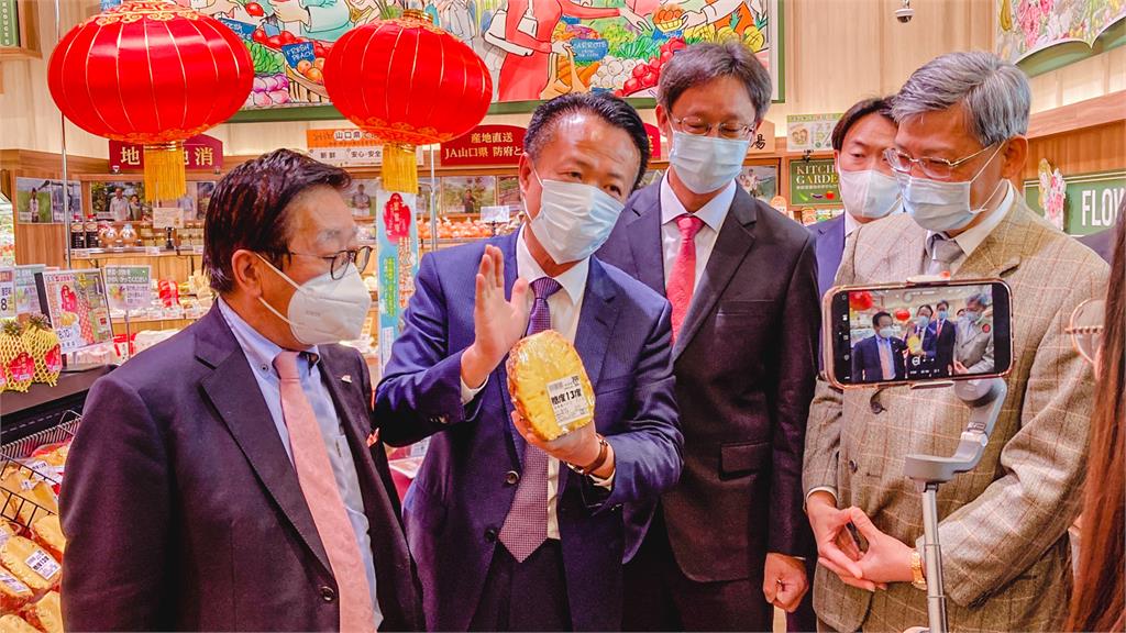 嘉義鳳梨上架日本丸久超市 外銷量上看300公噸