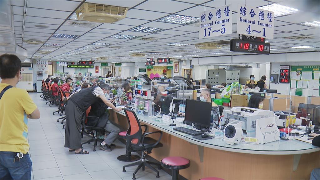 鐵飯碗不香了?公務員人數創7年新低 「這群人」竟占超過半數