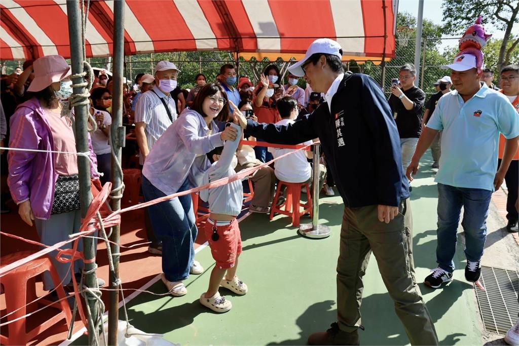 快新聞/永安石斑魚節登場 陳其邁喊品嘗正當時:歡迎民眾踴躍選購