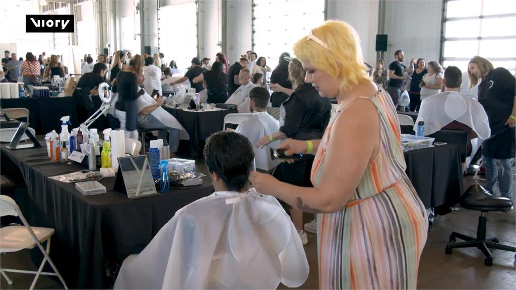 美國聖地牙哥辦剪髮慈善活動　關懷落髮兒童