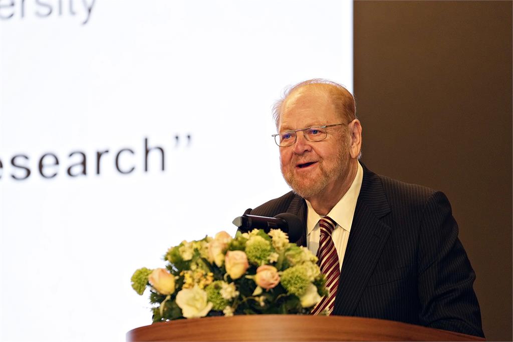 諾貝爾獎得主赴輔大! 暢談AI關鍵因素