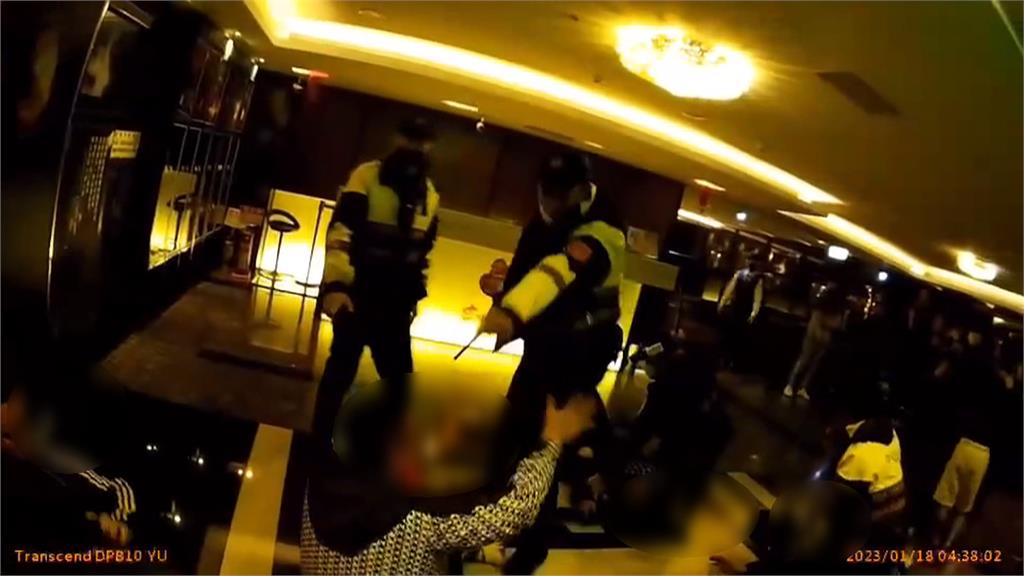 台中酒客KTV爆衝突 對警比不雅手勢下場慘