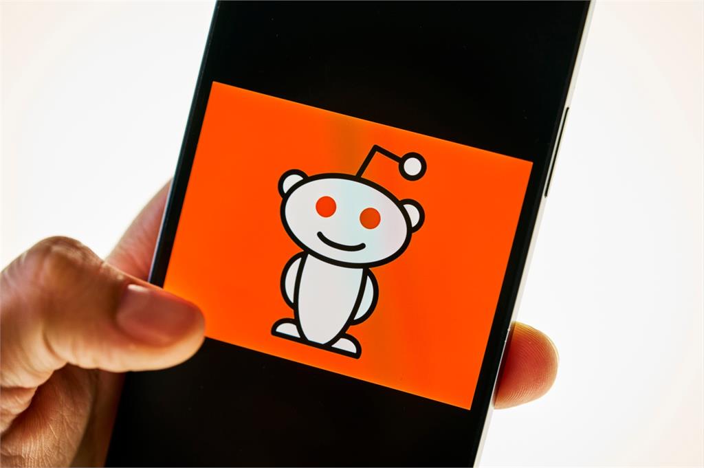 Reddit開第一槍提告澳洲!質疑「16歲以下社媒禁令」侵犯言論自由