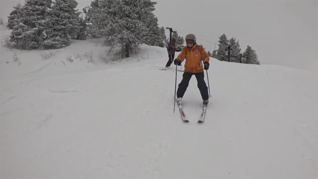 五代同堂一整群人! 90歲阿嬤滑雪慶生