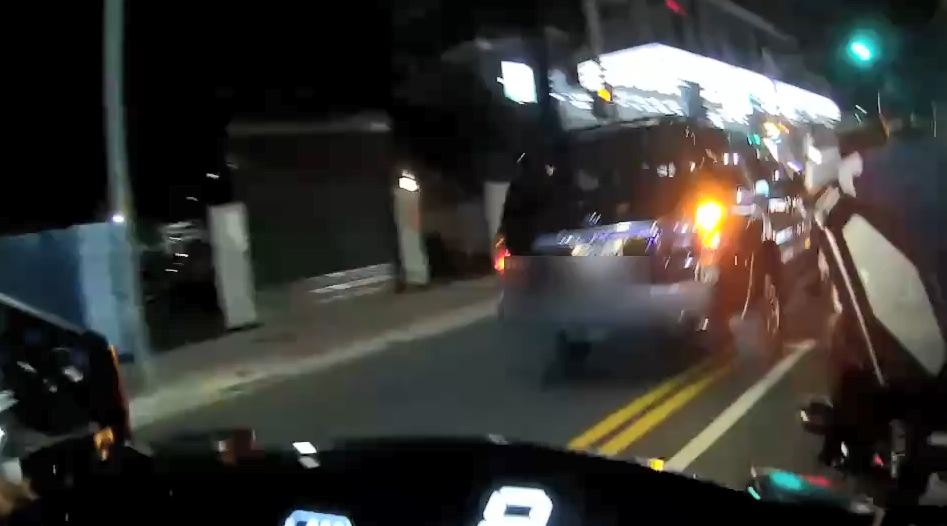 新北蘆洲槍響 轎車拒檢撞機車逃逸 警開3槍!
