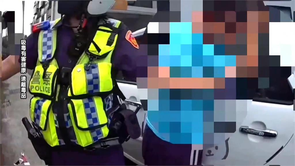 男子丟煙彈進水溝想滅證！　警掀溝蓋撈出毒品「罪證確鑿」