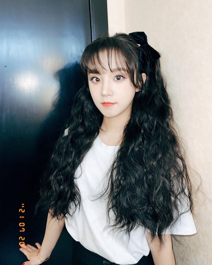 Kpop女偶像「羊毛捲造型」範本:Jennie、Rosé人生髮型再加一 慵懶性感完美拿捏!
