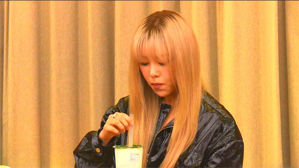 韓國女團成員輝人來台! 黃偉哲準備奶茶、美食招待