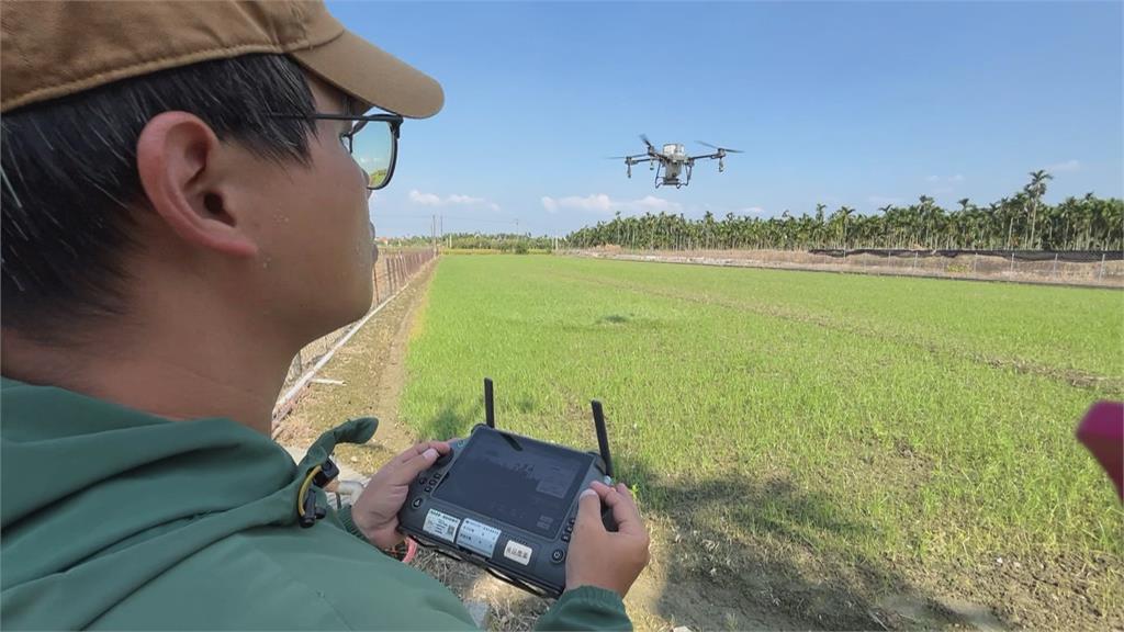 植保無人機高空精準飛行 定點噴灑農藥獲口碑