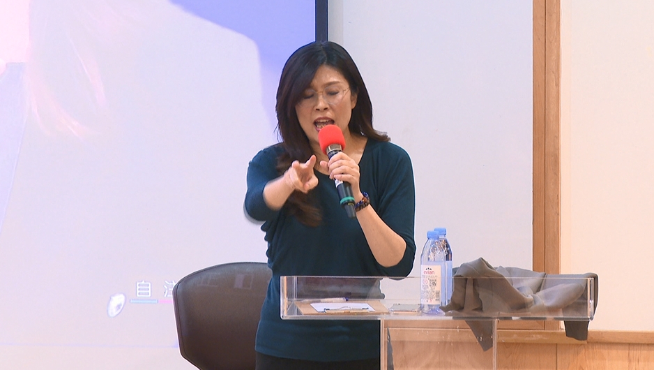 鄭麗文現身東吳大學演講　怒槓副教授：「太沒大腦了吧」