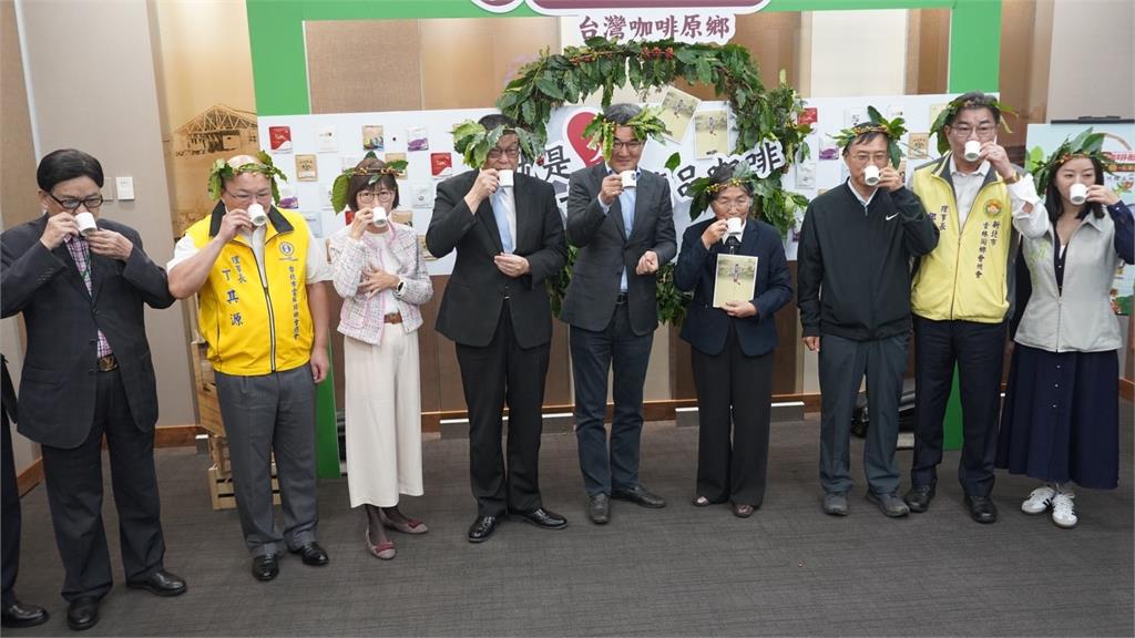 劉建國促古坑咖啡與台鐵合作 化身咖啡大使:再忙也要喝一杯