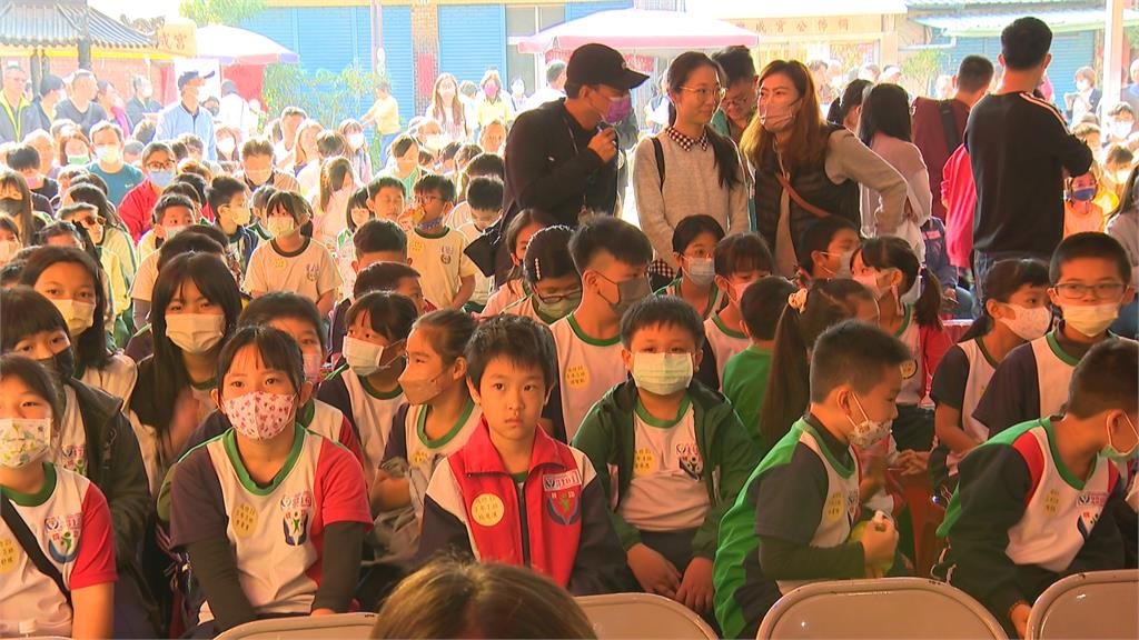 台中樂成宮頒發獎助學金 733名學生受惠