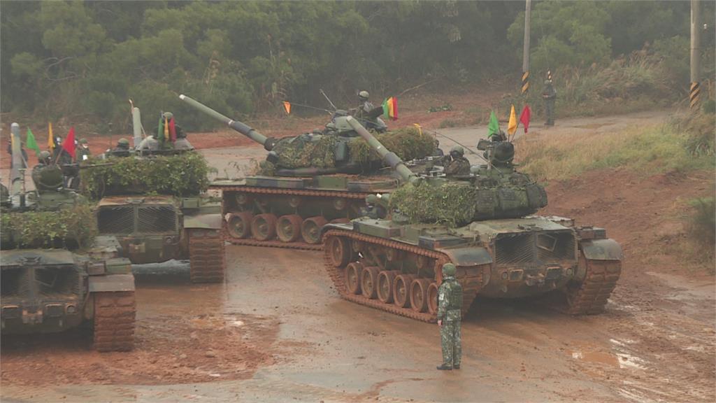 陸軍戰車排實彈操演　模擬敵軍新竹搶灘登陸