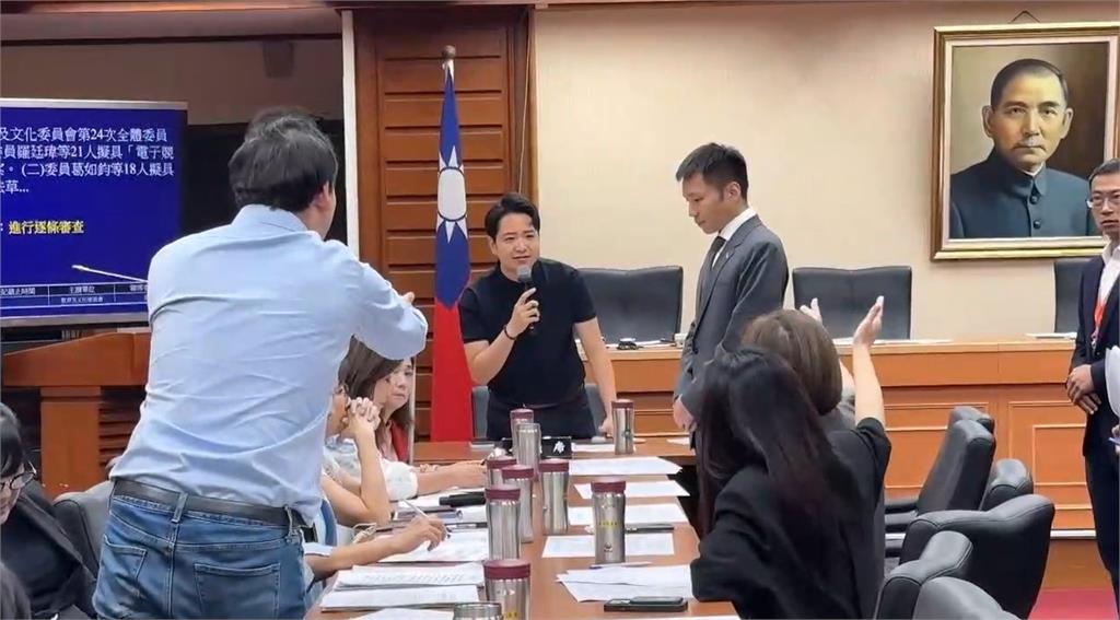 快新聞／羅廷瑋人呢？吳沛憶嗆「休息後就消失了」　李洋「罰站」枯半天仍未發言