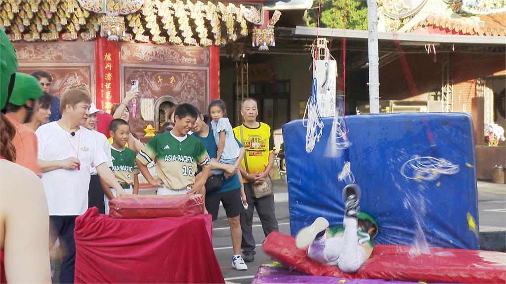 綜藝節目邀「東園國小少棒隊」當嘉賓　闖關遊戲堪比世界比賽