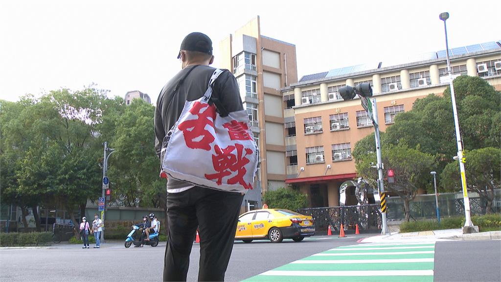 讓競選布條重生! 「苦戰」包包出自她巧手