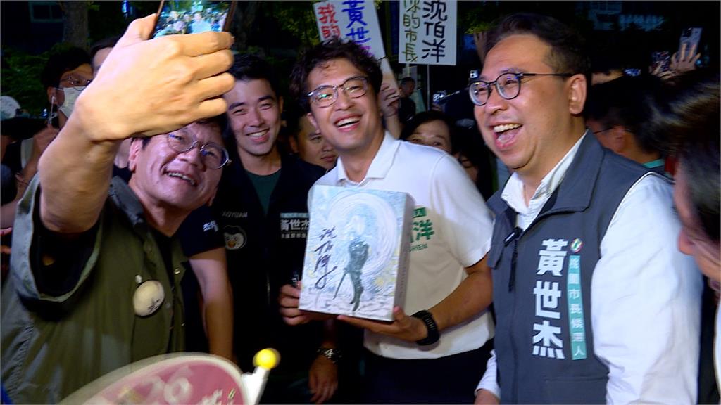 洋流外溢桃園！沈伯洋力挺學長黃世杰　人潮擠爆中壢夜市