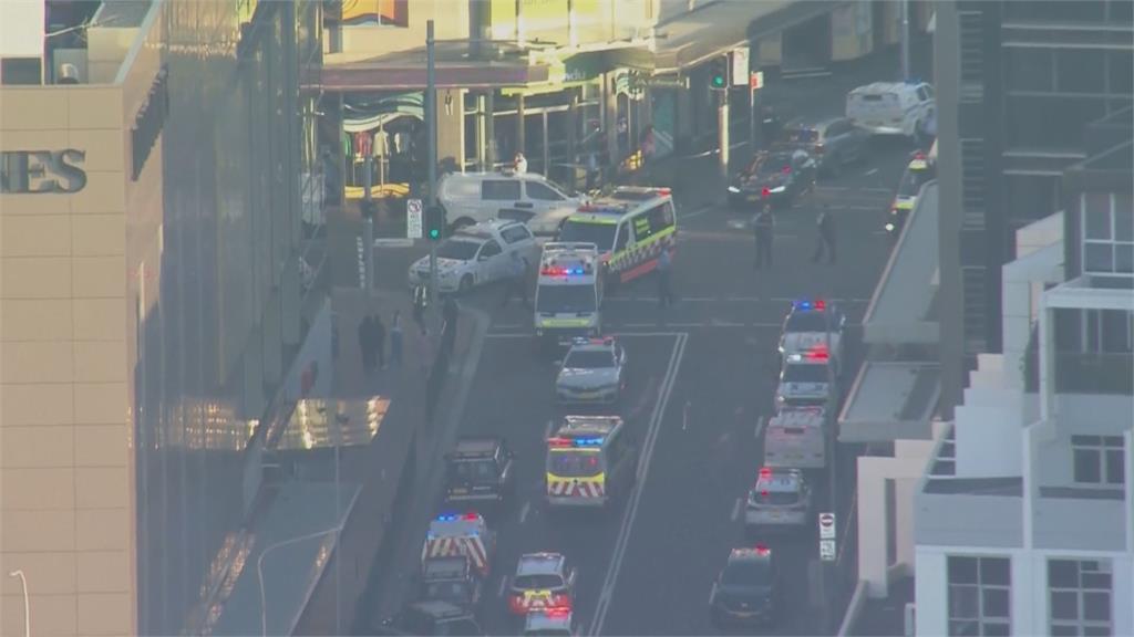 澳洲購物中心驚爆「砍人事件」！　多名民眾死傷　嫌犯遭警當場擊斃