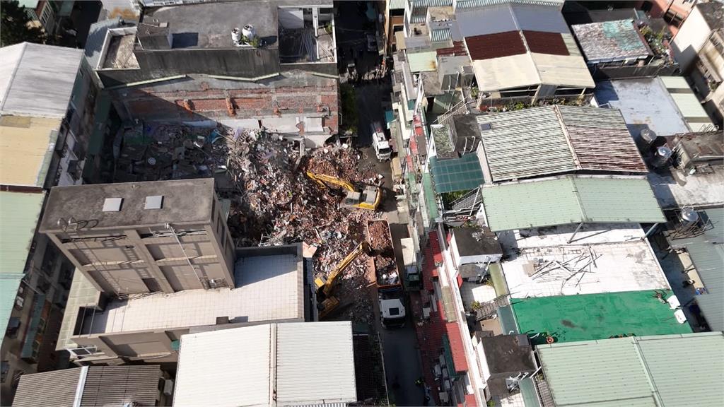 三重建案「釀2屋傾斜」　開挖地下室失誤原因曝光