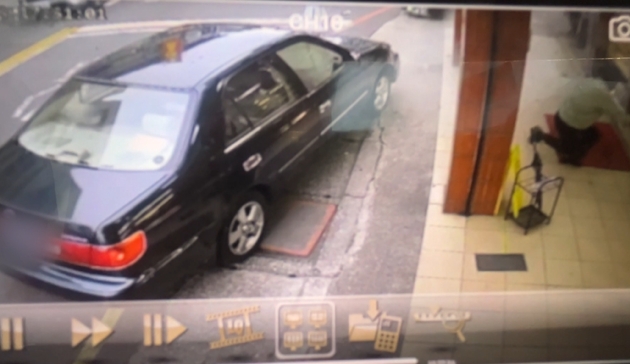 南投車輛暴衝! 50多歲駕駛疑身體不適猛撞前車