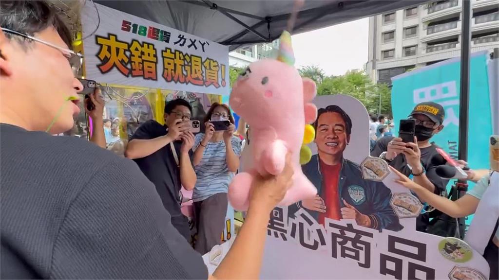 加分? 黃國昌台中宣講"藍白合" 熱情擁抱盧秀燕子弟兵