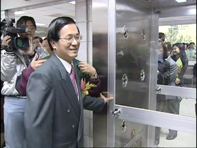 歷史觀測站/陳水扁逆轉史!從三級貧戶到階下囚 再到 「阿扁巴巴大俠」迷因達人