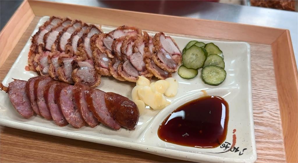 傳統台灣味!越吃越順嘴 肉粥搭燒肉加香腸