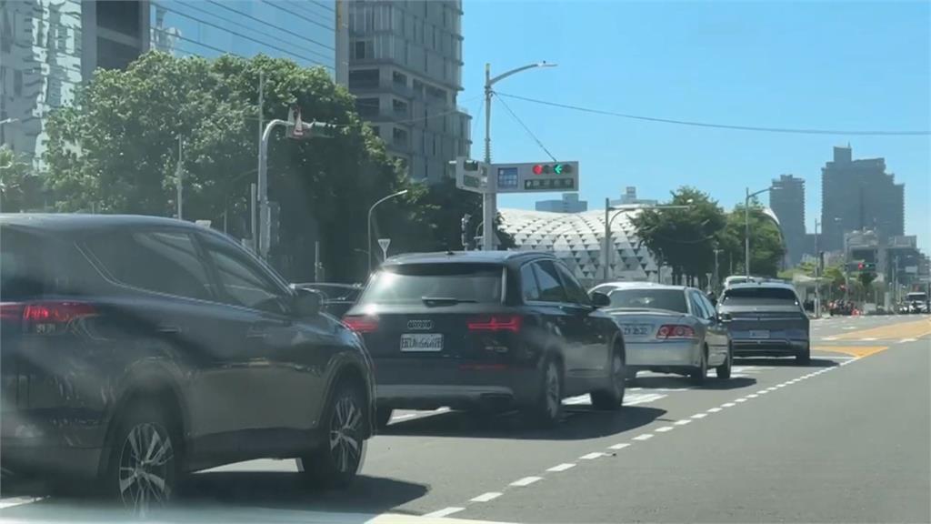 全台最大旗艦店！　美式大賣場亞灣區開幕人潮車潮擠爆