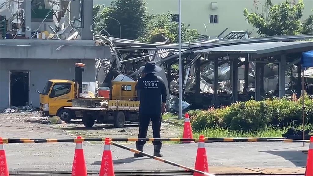 明揚火警第5天廠房突竄黑煙　消防員搜救吸入過多濃煙住院治療