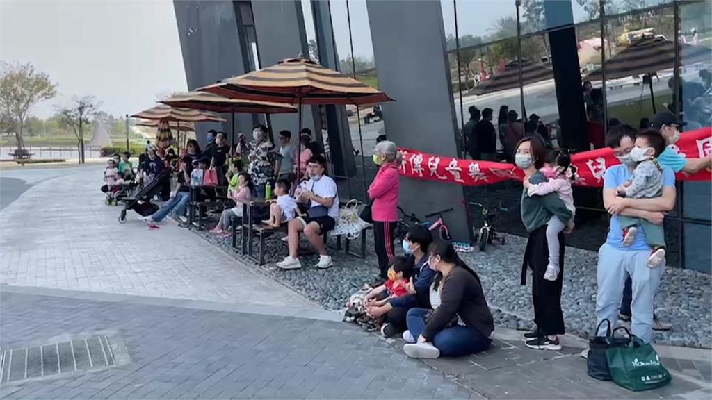 故宮南院無預警停電 現場上百民眾直接退票