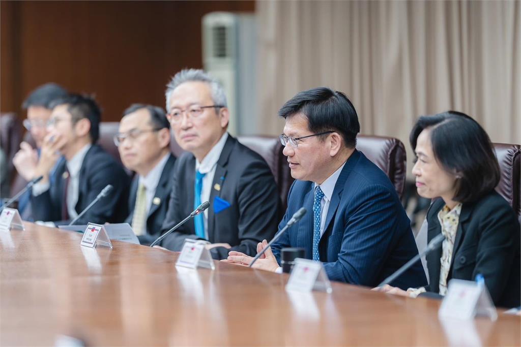 快新聞/與衛福部共組「醫療外交台灣隊」! 林佳龍:讓健康台灣造福世界