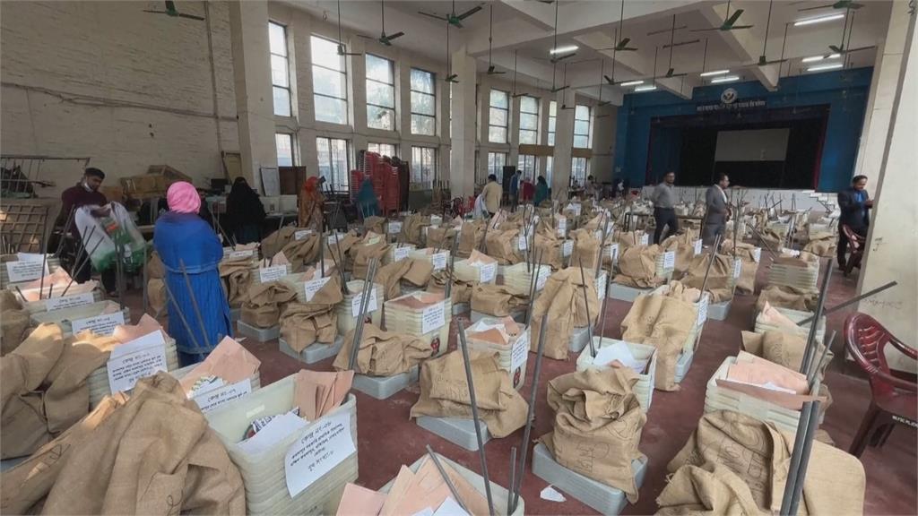 恢復民主制度關鍵？　孟加拉學生推翻哈希納政府後首次選舉