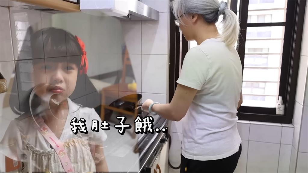 撒嬌孫女寵起來！南韓5歲孩在嬤面前喊「肚子餓了」　滿桌美食吃到會怕
