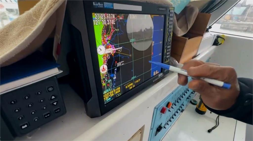 夜訓失聯！辛柏毅三度呼叫跳傘 鏡頭君拍到火光墜落