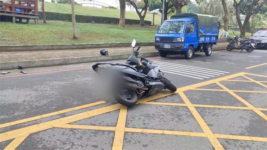 離譜！　男酒駕上路「橫掃6部機車」　騎士連人帶車慘摔