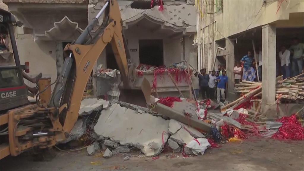 整棟建築幾乎夷為平地　印度非法營業鞭炮工廠爆炸釀死傷