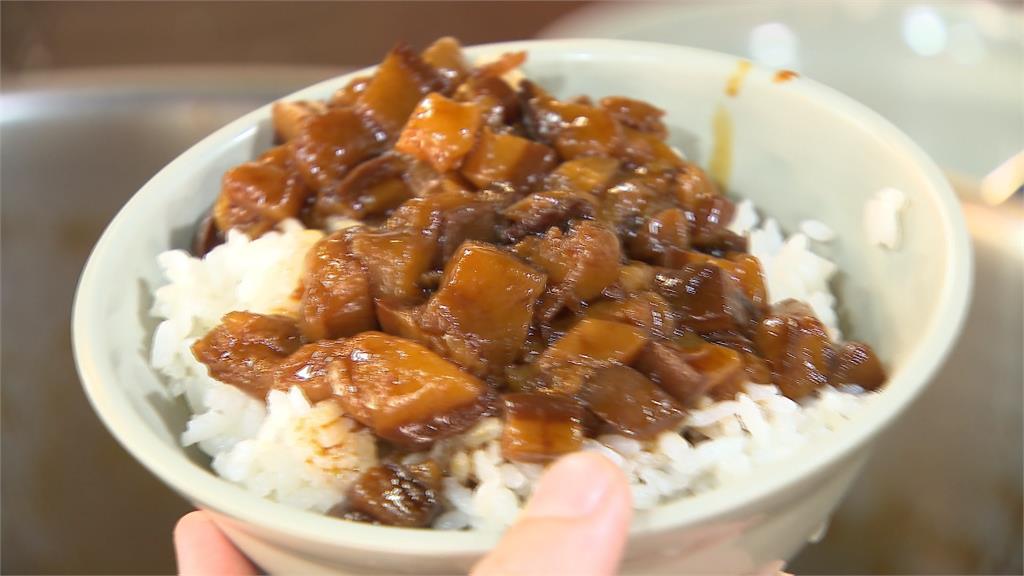 日本自衛隊員大啖滷肉飯 推特PO文分享台灣美食