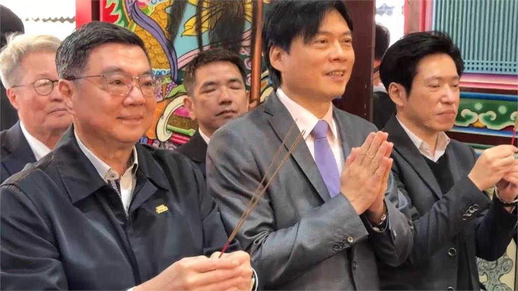 賴清德初一拜廟發福袋!讚童子瑋「得到林右昌真傳」