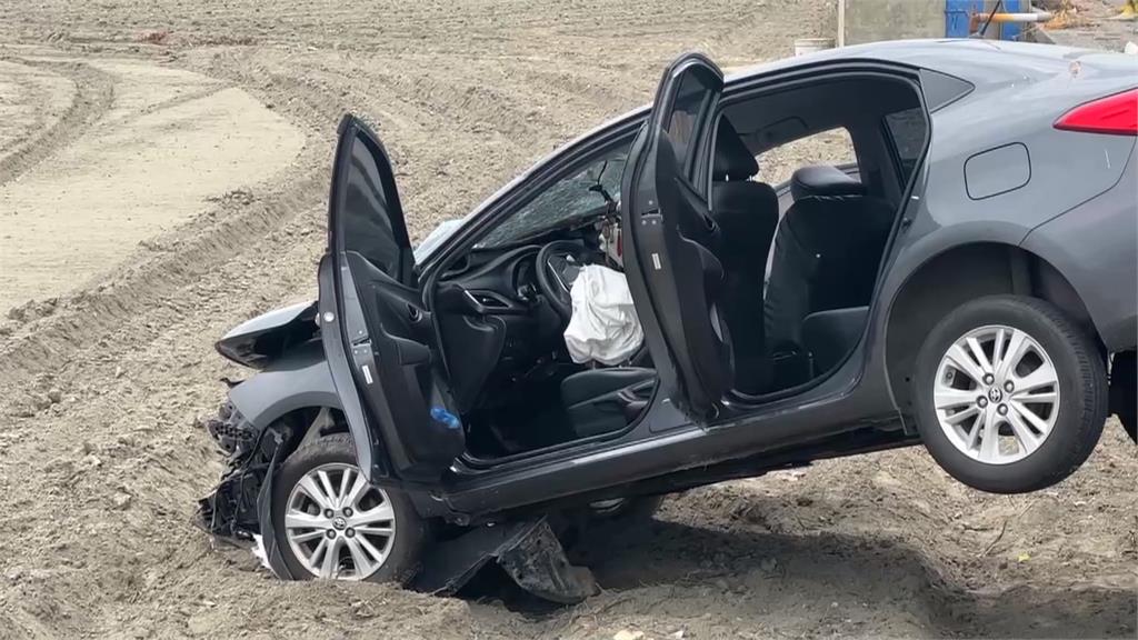 路口大對決! 兩車疑未減速相撞 雙雙衝進田中釀5傷送醫