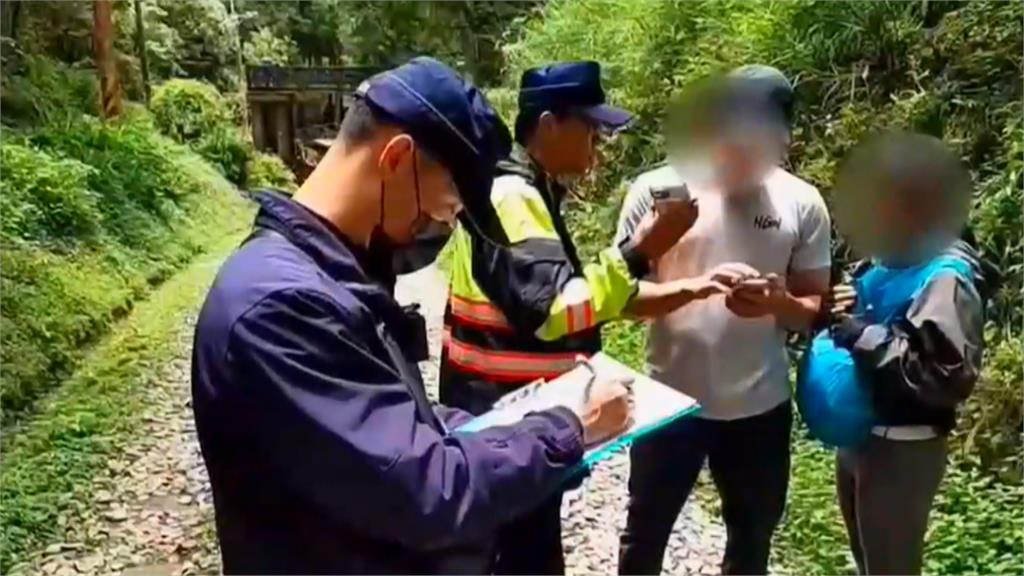 擅闖鐵軌區！　2美國籍遊客闖阿里山鐵路　最重恐罰5萬