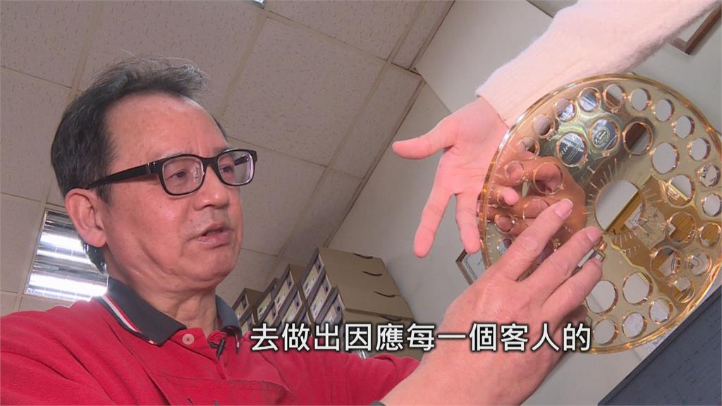 保齡球隱藏技術!老闆「鑽孔」打天下 30年來全年無休
