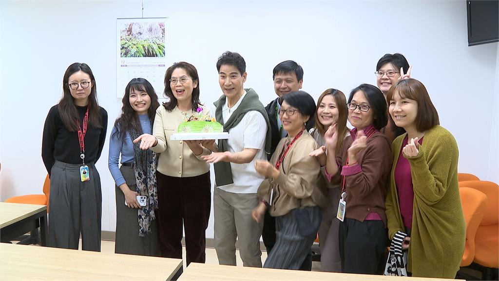 迎62歲生日驚喜慶生 翁家明:希望能接更多好作品