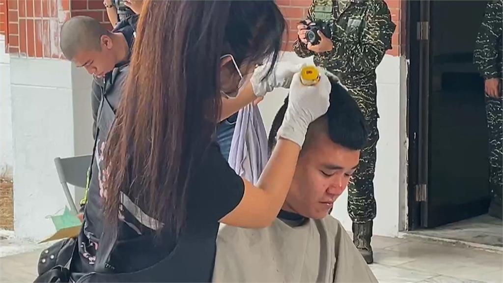 一年制義務役回歸 海軍陸戰隊新兵報到! 155名役男展開8週新訓