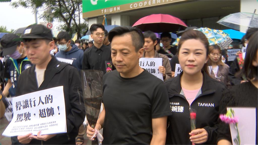 民間快閃斑馬線爭行人權 藍委游毓蘭忙搶麥克風