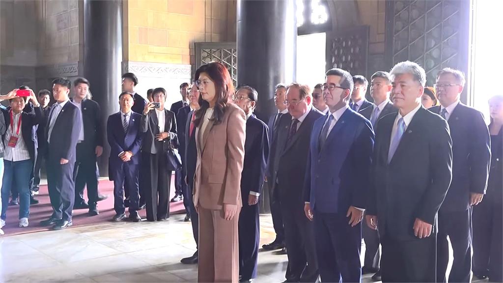 鄭麗文「弱勢」受最高規格接待？學者曝國民黨卡軍購關鍵原因